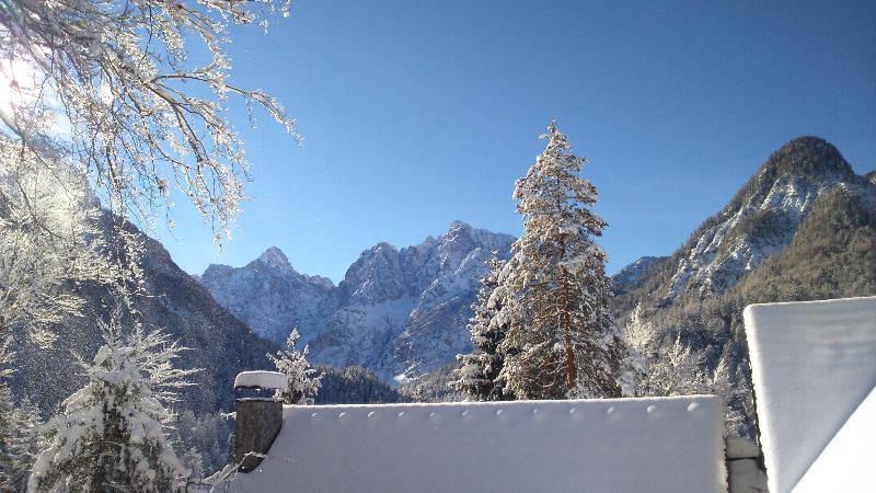 Rooms Barovc By The Lake Jasna كْرانْيِسكا غورا المظهر الخارجي الصورة The mountains of the Bavarian Alps